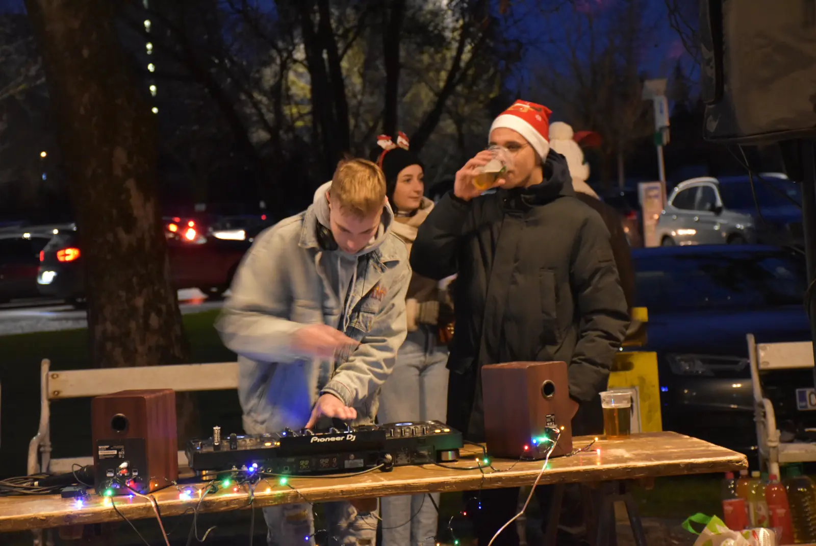 North crew, auti, Bleščeči kutak (16) North crew, auti, Bleščeči kutak (16)