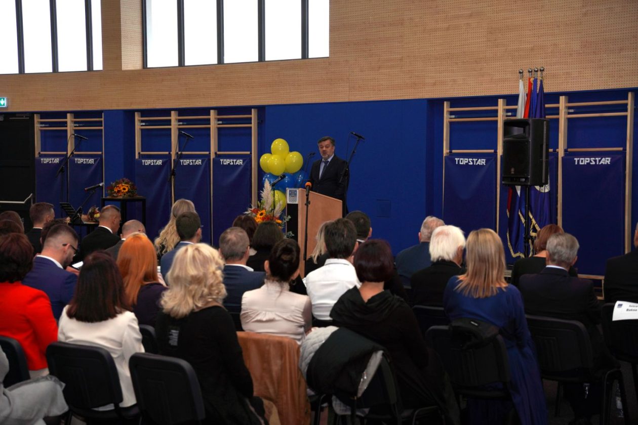 Nova zgrada Centra za odgoj i obrazovanje (2) Nova zgrada Centra za odgoj i obrazovanje (2)