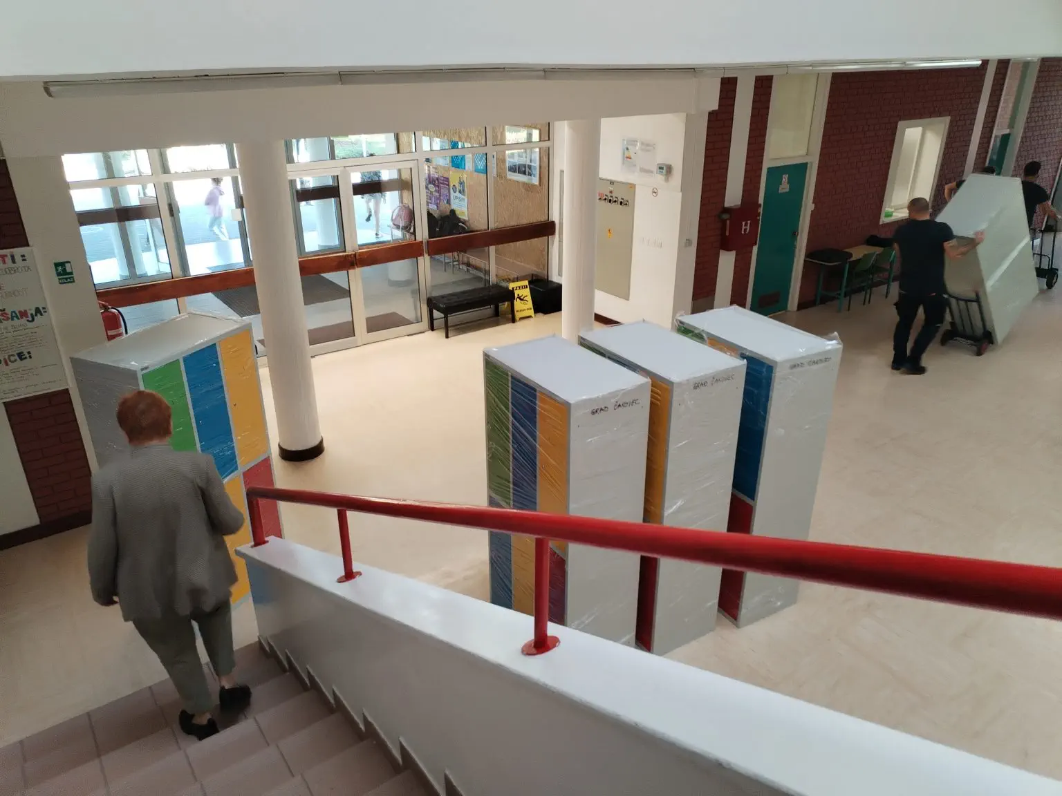 Novi garderobni ormarići (11) Novi garderobni ormarići (11)