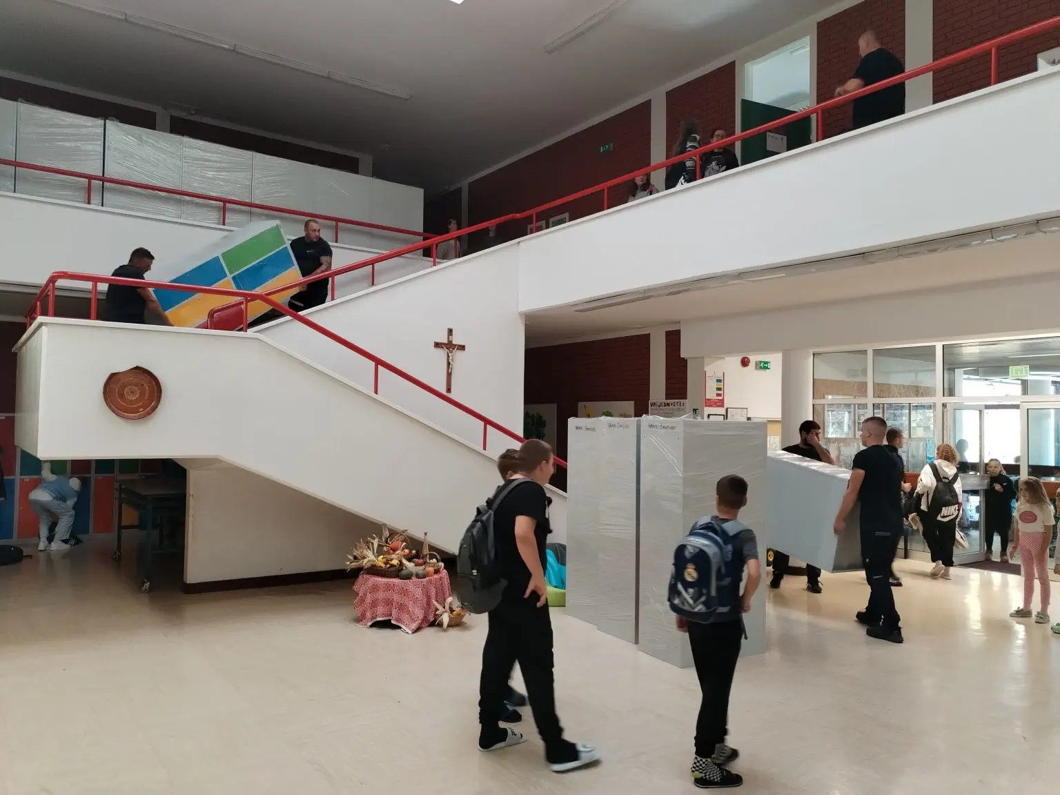 Novi garderobni ormarići (12) Novi garderobni ormarići (12)