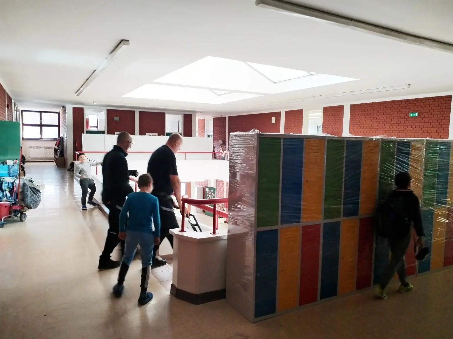 Novi garderobni ormarići (13) Novi garderobni ormarići (13)