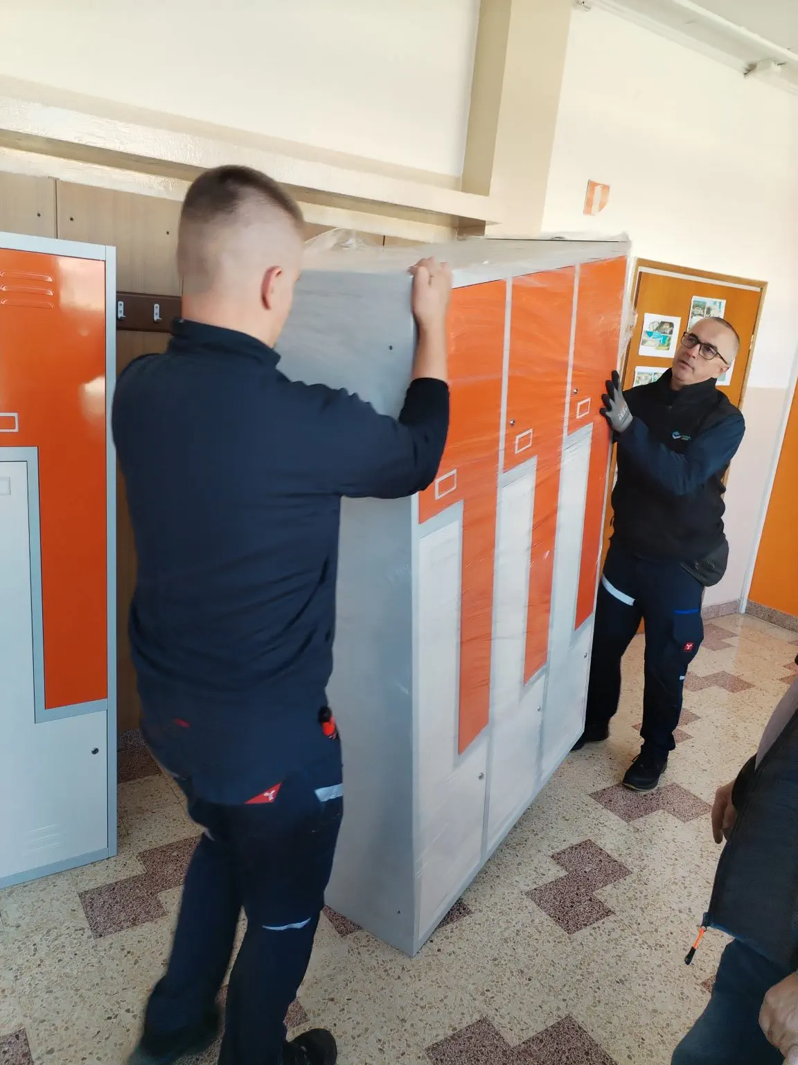 Novi garderobni ormarići (3) Novi garderobni ormarići (3)