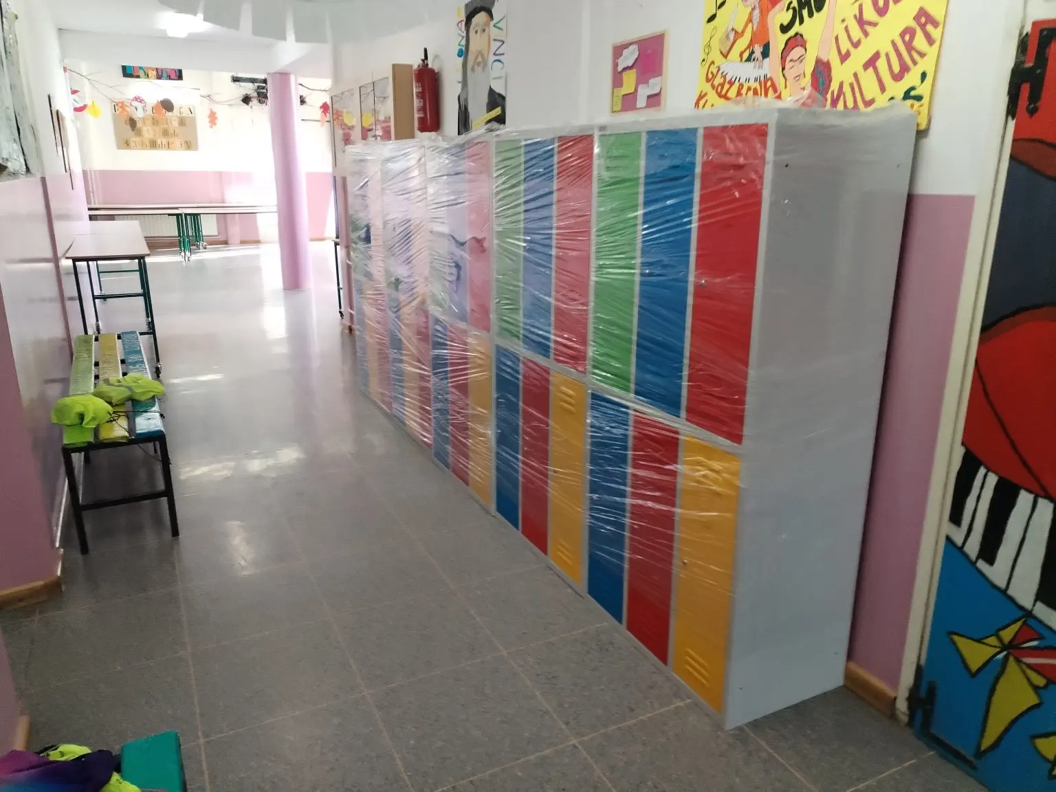 Novi garderobni ormarići (6) Novi garderobni ormarići (6)