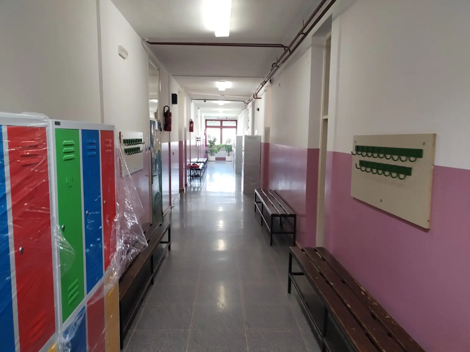 Novi garderobni ormarići (7) Novi garderobni ormarići (7)