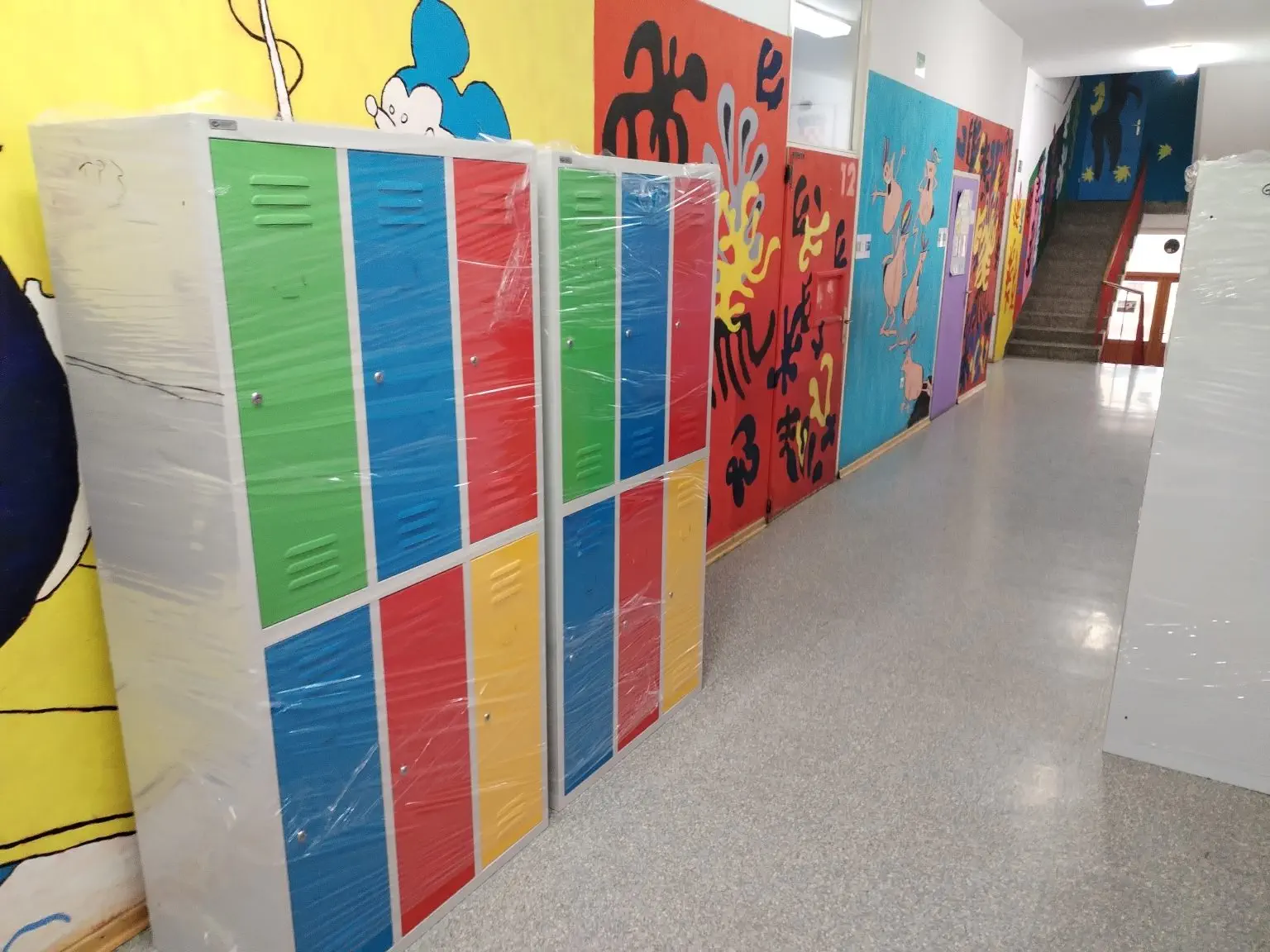 Novi garderobni ormarići (9) Novi garderobni ormarići (9)