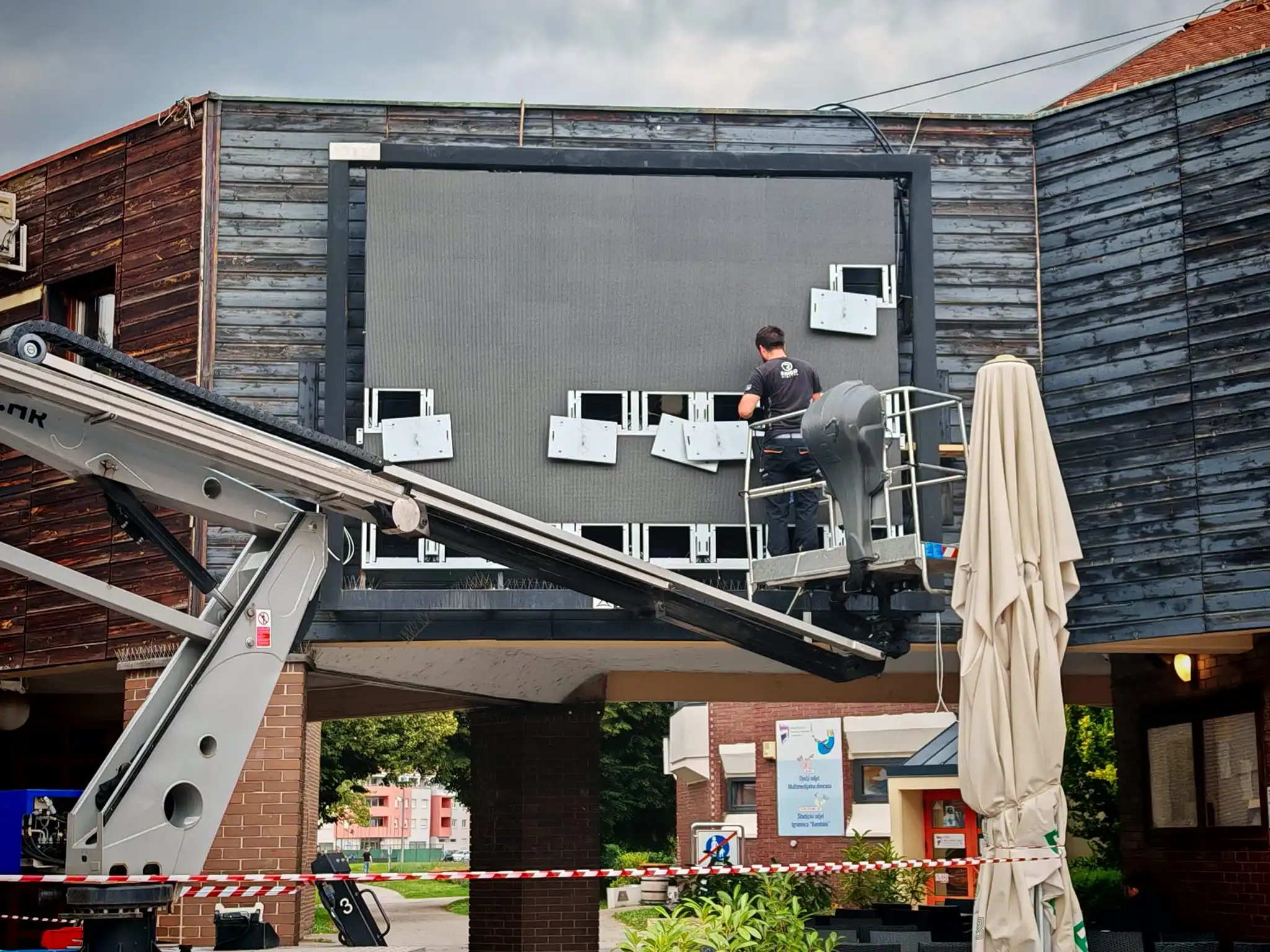 Novi zaslon na CZK Čakovec (2) Novi zaslon na CZK Čakovec (2)