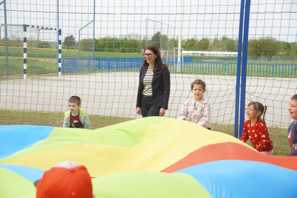 Novo Selo Rok dječje igralište (13)