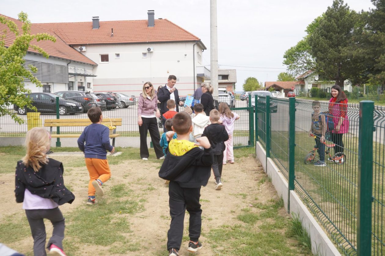 Novo Selo Rok dječje igralište (25)