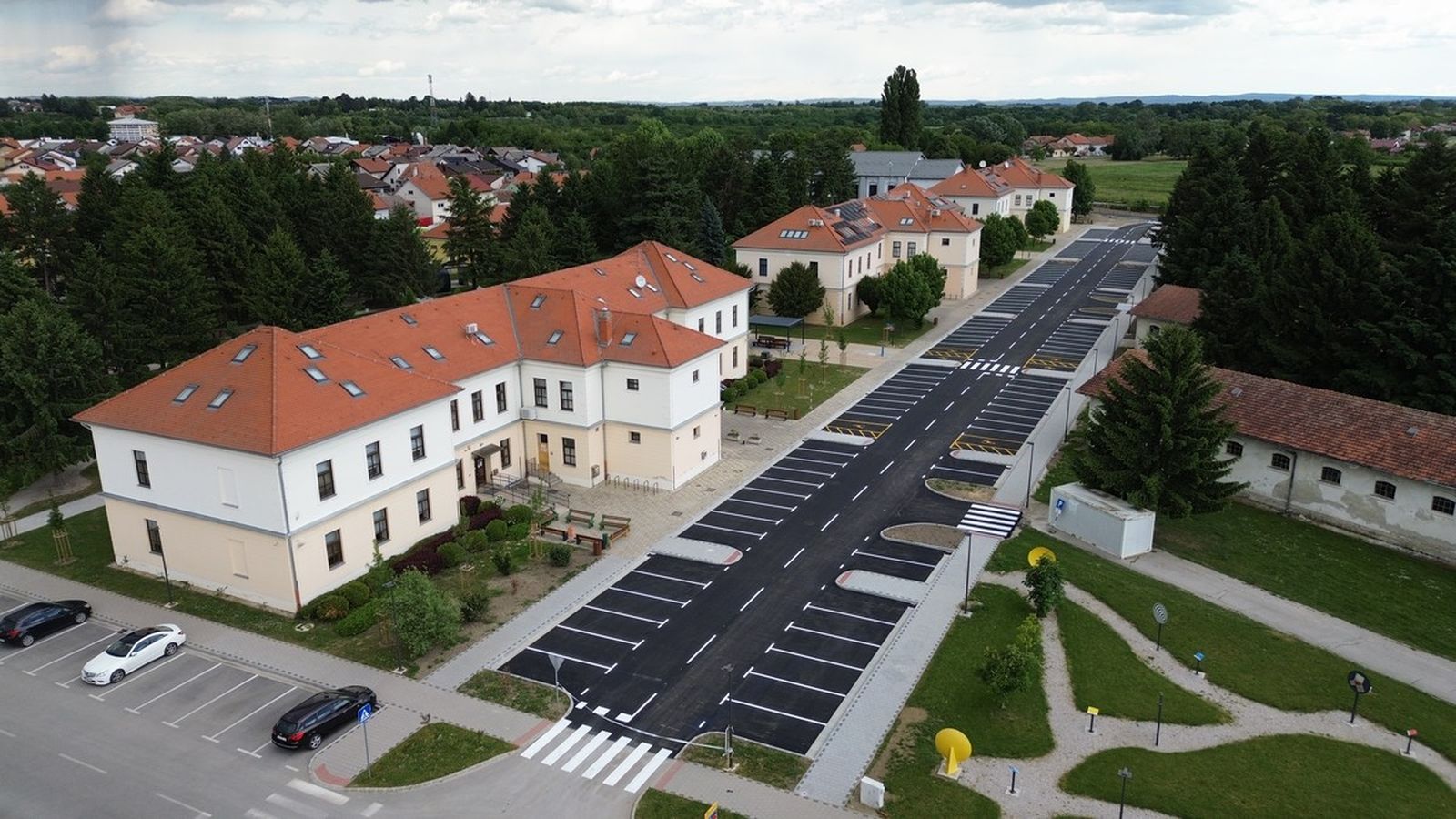 Novo lice Centra znanja – uređene prometnice, park i signalizacija (11)