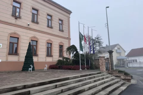 O-b4f2ad33-ca2f-4ce0-be04-0e236f255f7c-1200 O-b4f2ad33-ca2f-4ce0-be04-0e236f255f7c-1200