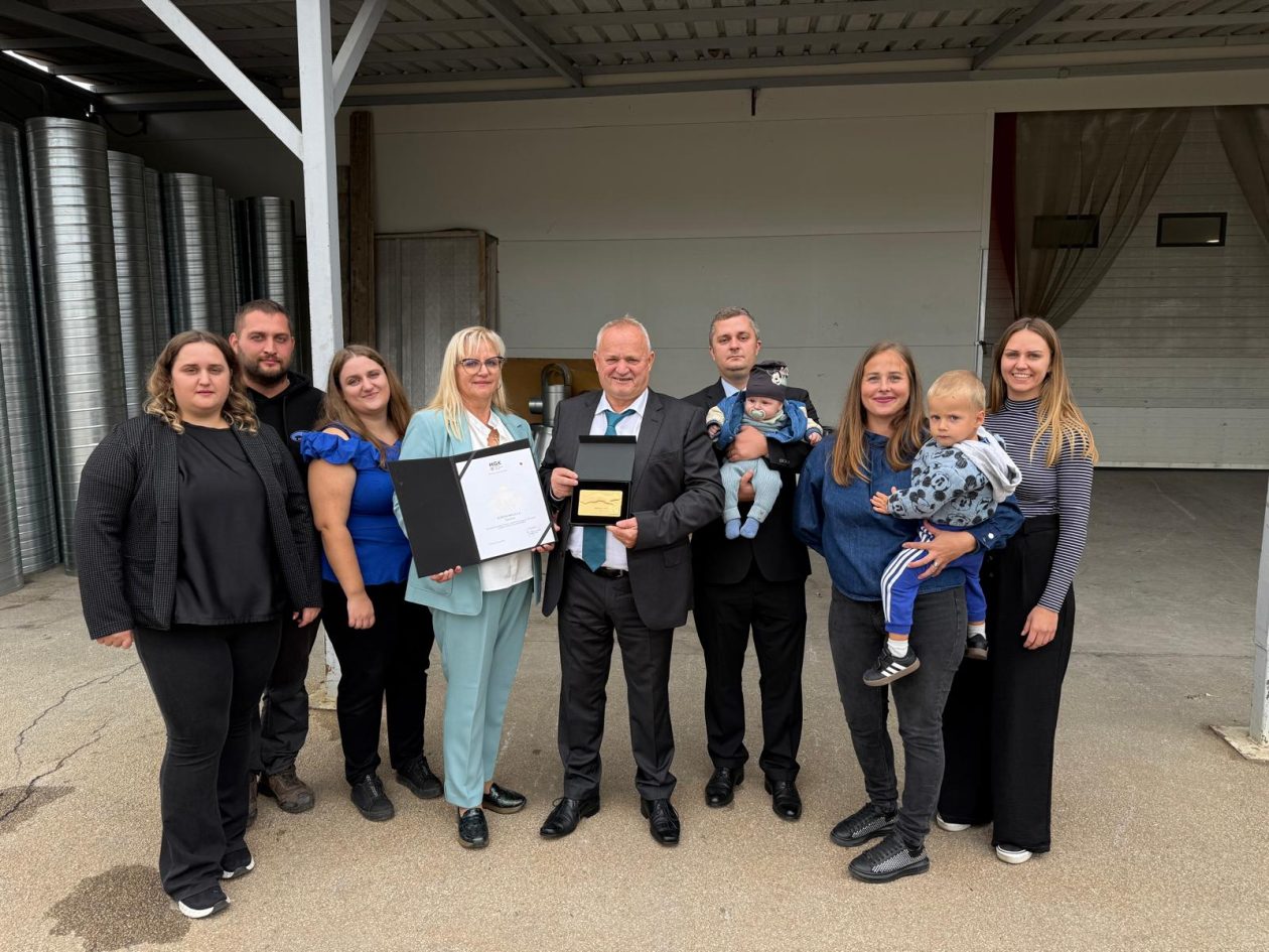 OBITELJ BAŠNEC OBITELJ BAŠNEC