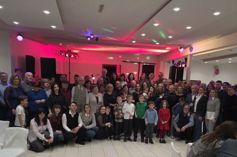 OBITELJ NOVAK Generacije za istim stolom uz smijeh i sjećanja (1)