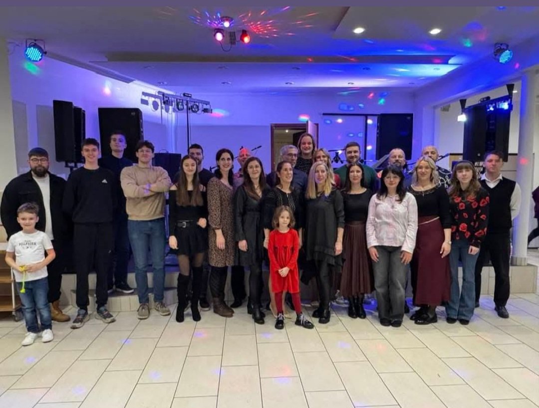 OBITELJ NOVAK Generacije za istim stolom uz smijeh i sjećanja (4)