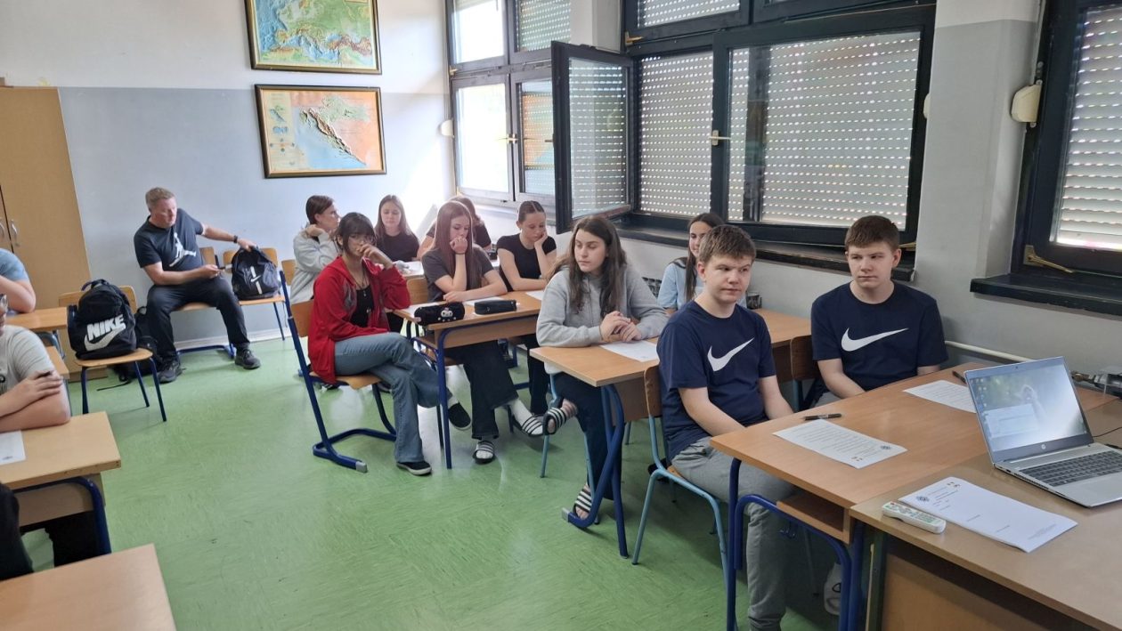 OČUVANJE ISTINE U OŠ Sveti Martin na Muri održano edukativno predavanje o Domovinskom ratu (1)
