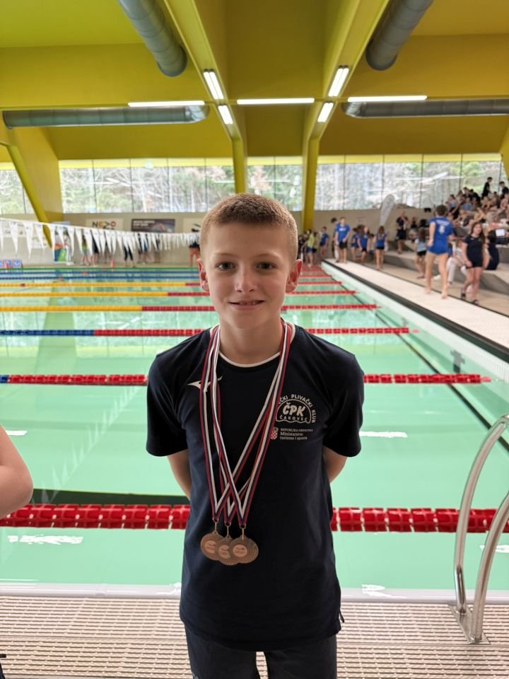 ODLIČNI REZULTATI Čakovečki plivači briljirali u Sloveniji osvojena čak 61 medalja (12)