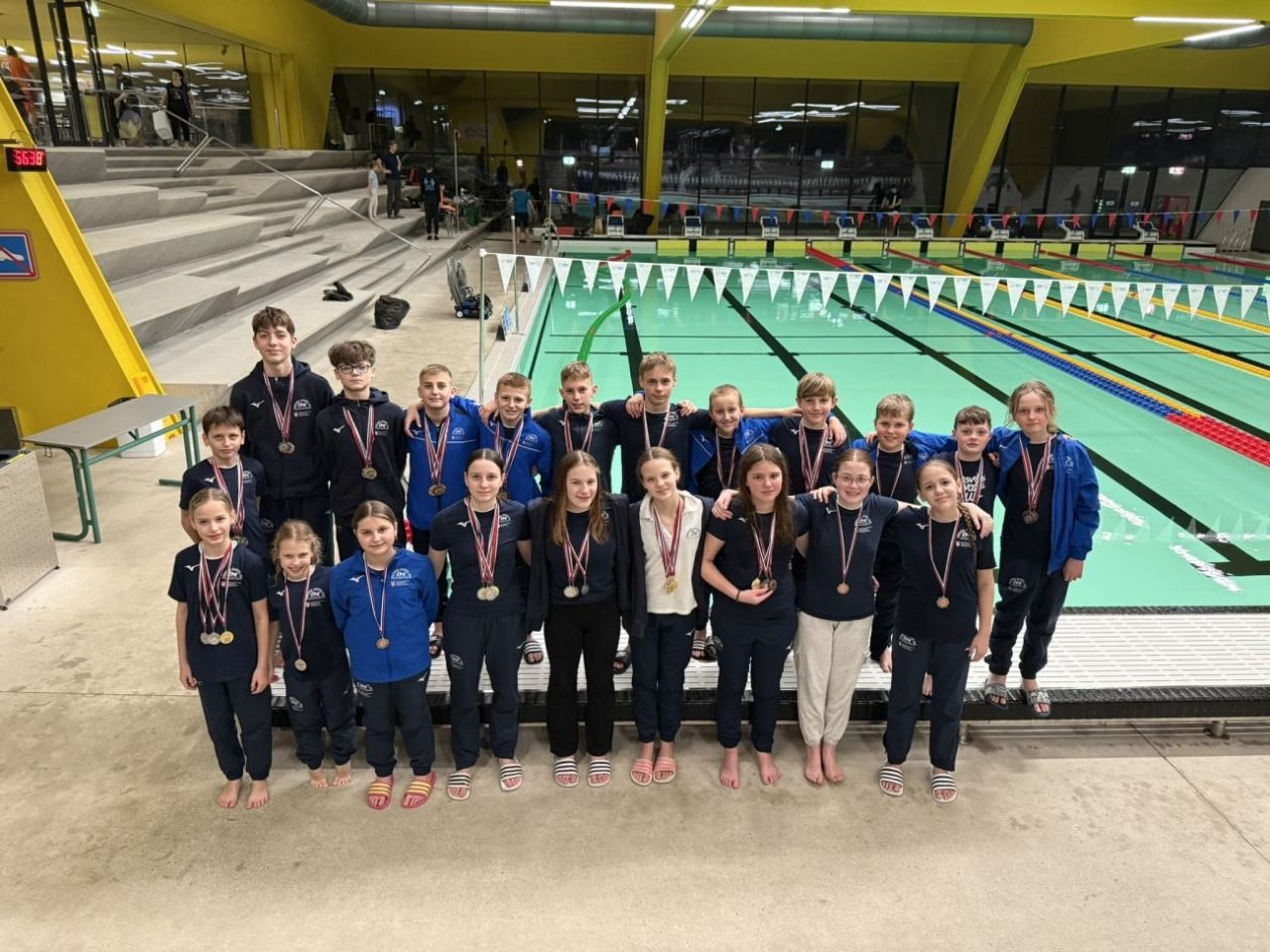 ODLIČNI REZULTATI Čakovečki plivači briljirali u Sloveniji osvojena čak 61 medalja (27) ODLIČNI REZULTATI Čakovečki plivači briljirali u Sloveniji osvojena čak 61 medalja (27)