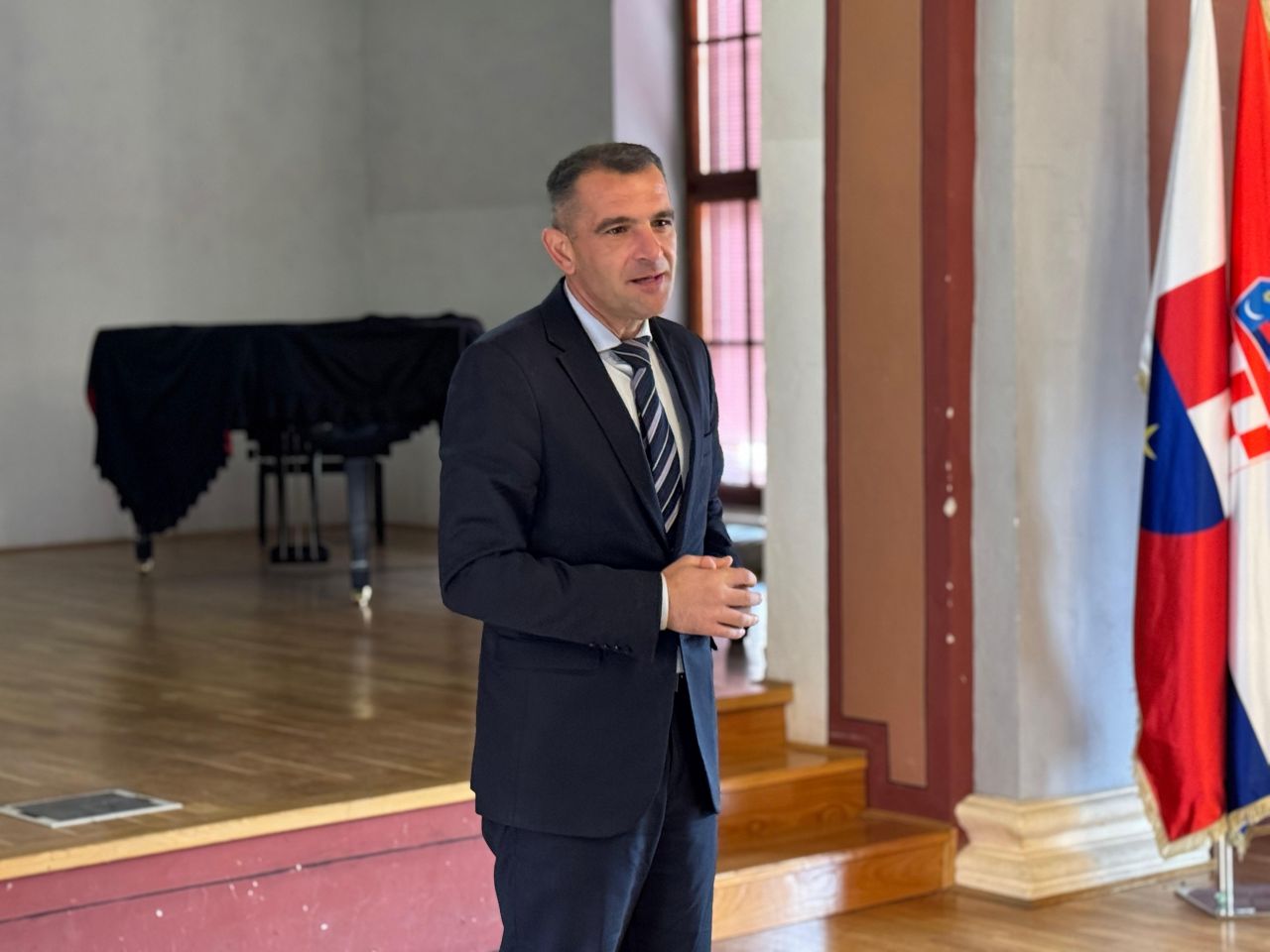 OKRUGLI STOL Palijativna skrb je odgovornost cijele zajednice (3) OKRUGLI STOL Palijativna skrb je odgovornost cijele zajednice (3)