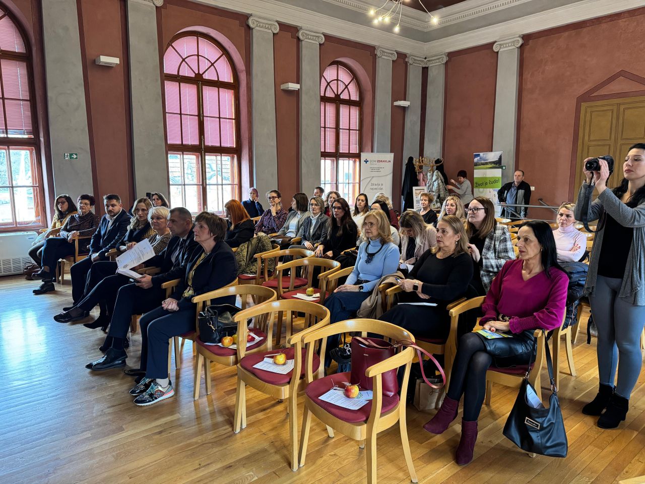 OKRUGLI STOL Palijativna skrb je odgovornost cijele zajednice (5) OKRUGLI STOL Palijativna skrb je odgovornost cijele zajednice (5)