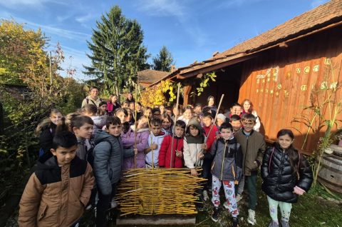 OKRUGLI VRH Mališani OŠ Kuršanec upoznali Pozoja i učili o eko proizvodnji (1)