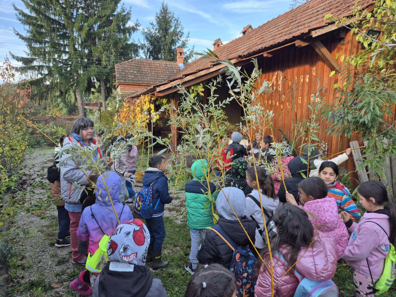 OKRUGLI VRH Mališani OŠ Kuršanec upoznali Pozoja i učili o eko proizvodnji (3)