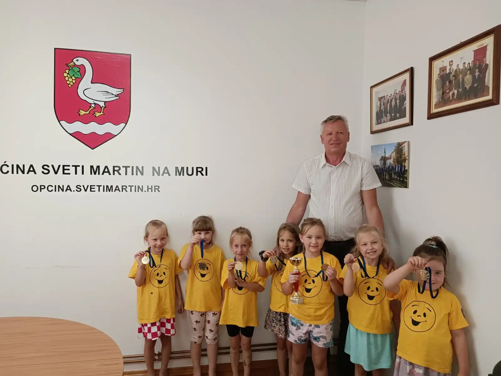 OLIMPIJSKI FESTIVAL Načelnik općine Sveti Martin na Muri Martin Srša primio zlatne djevojčice (6) OLIMPIJSKI FESTIVAL Načelnik općine Sveti Martin na Muri Martin Srša primio zlatne djevojčice (6)