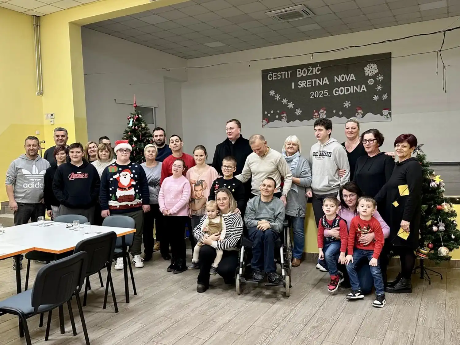 OPĆINA VRATIŠINEC Tradicija koja povezuje Druženje s osobama s posebnim potrebama (12) OPĆINA VRATIŠINEC Tradicija koja povezuje Druženje s osobama s posebnim potrebama (12)