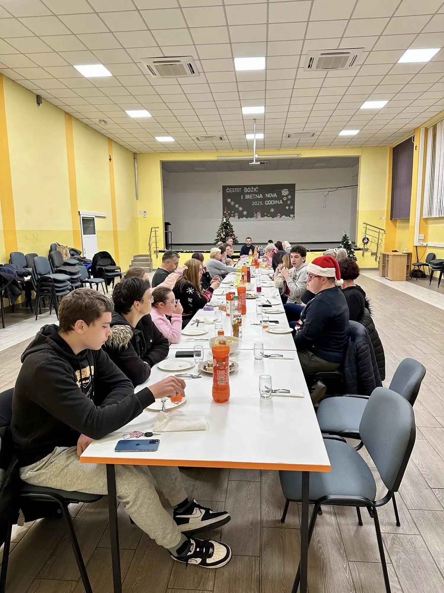 OPĆINA VRATIŠINEC Tradicija koja povezuje Druženje s osobama s posebnim potrebama (6) OPĆINA VRATIŠINEC Tradicija koja povezuje Druženje s osobama s posebnim potrebama (6)