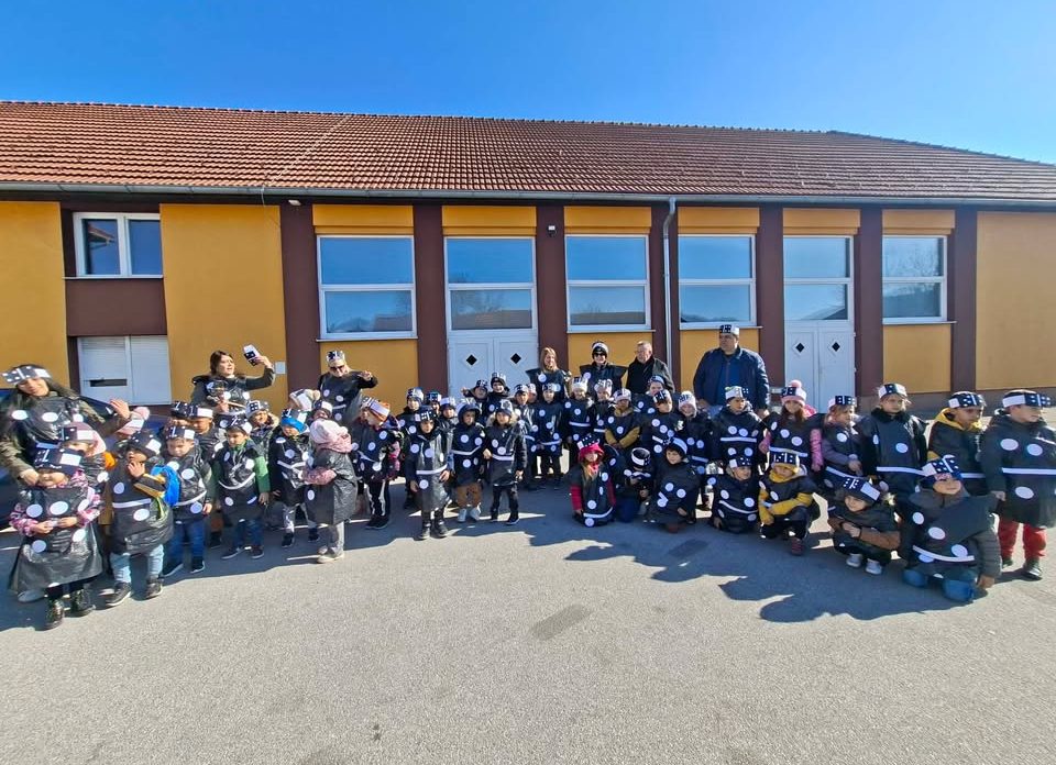 OREHOVICA Maškare preuzele ključeve općine i zasladile se krafnama (1)