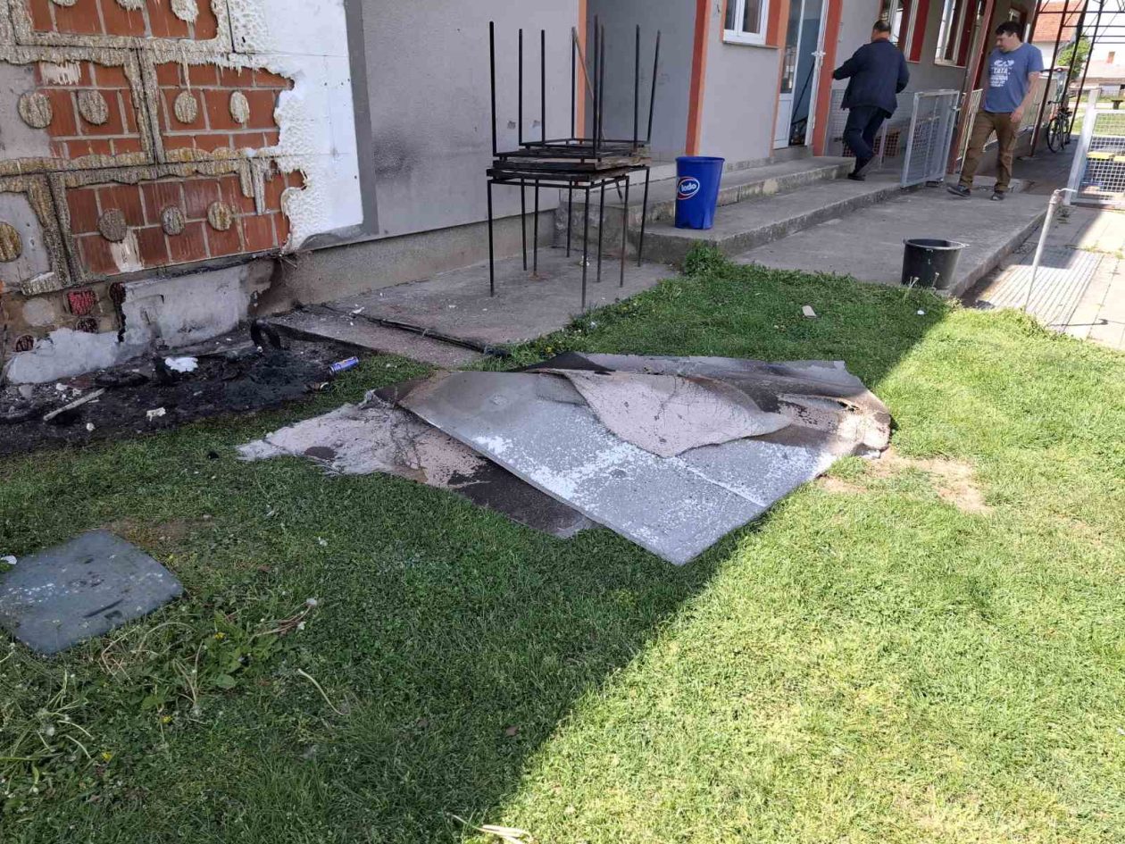 OREHOVICA Nepoznati počinitelj zapalio kante kod NK Croatie, vatra zahvatila i fasadu (2)