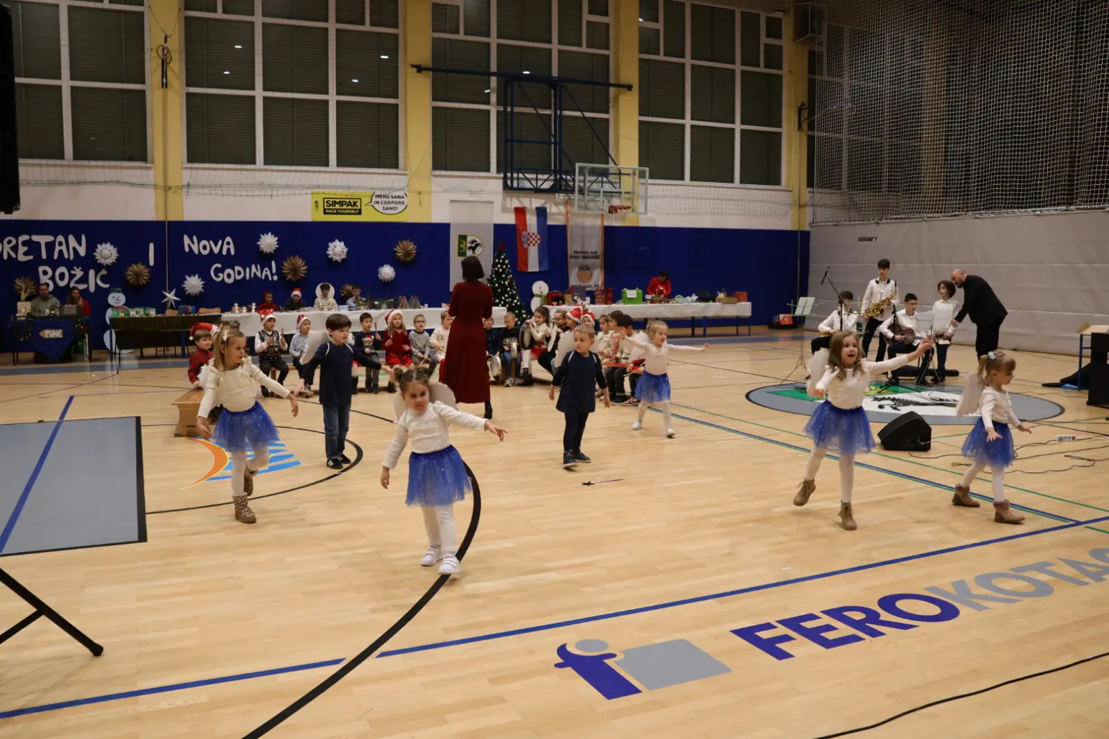 OŠ Donji Kraljevec, božićni sajam, božić, priredba (102) OŠ Donji Kraljevec, božićni sajam, božić, priredba (102)