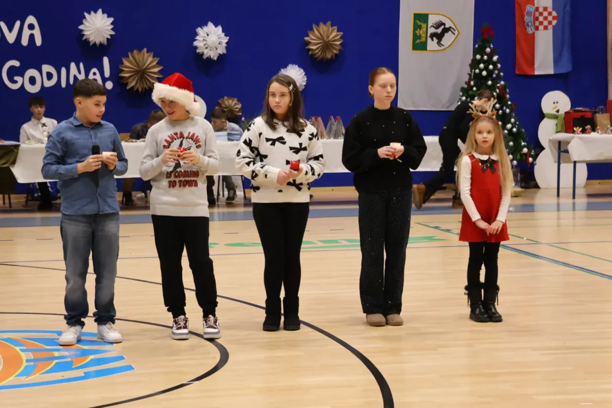 OŠ Donji Kraljevec, božićni sajam, božić, priredba (112) OŠ Donji Kraljevec, božićni sajam, božić, priredba (112)