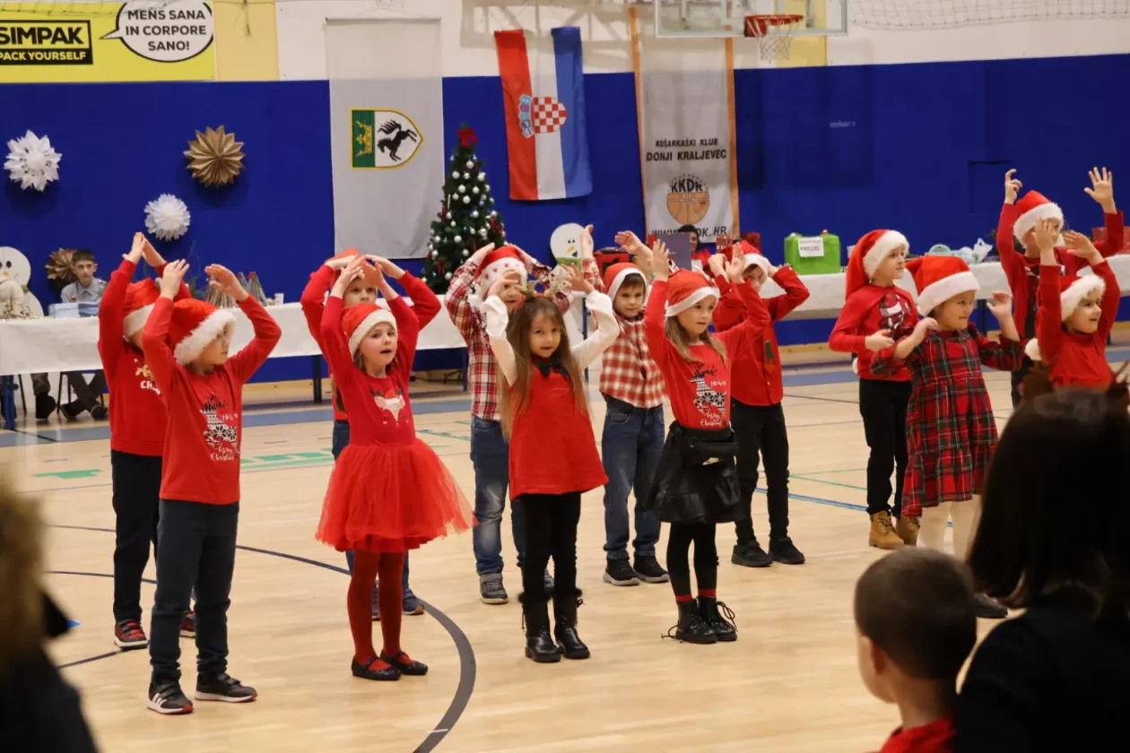 OŠ Donji Kraljevec, božićni sajam, božić, priredba (118) OŠ Donji Kraljevec, božićni sajam, božić, priredba (118)