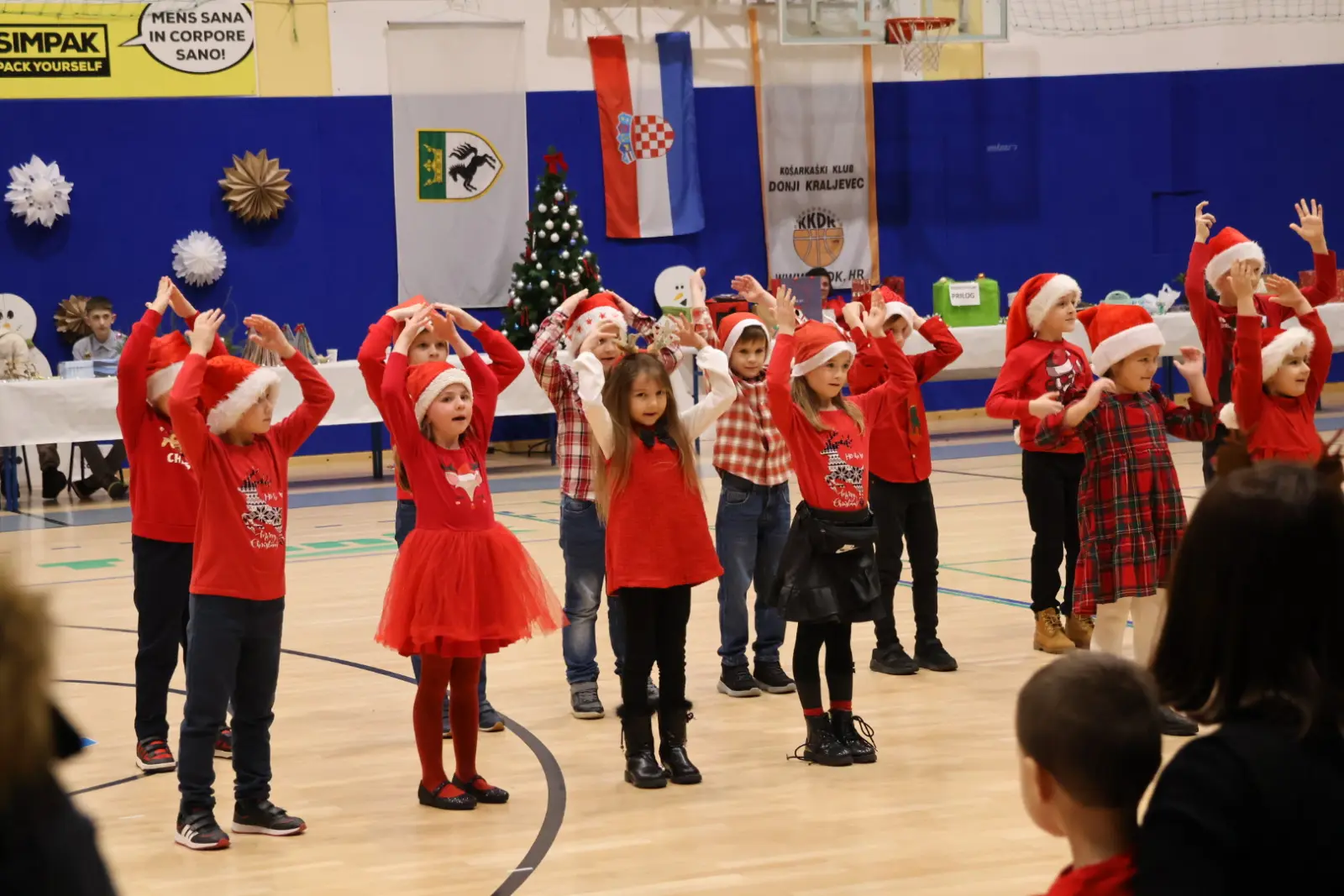 OŠ Donji Kraljevec, božićni sajam, božić, priredba (118) OŠ Donji Kraljevec, božićni sajam, božić, priredba (118)