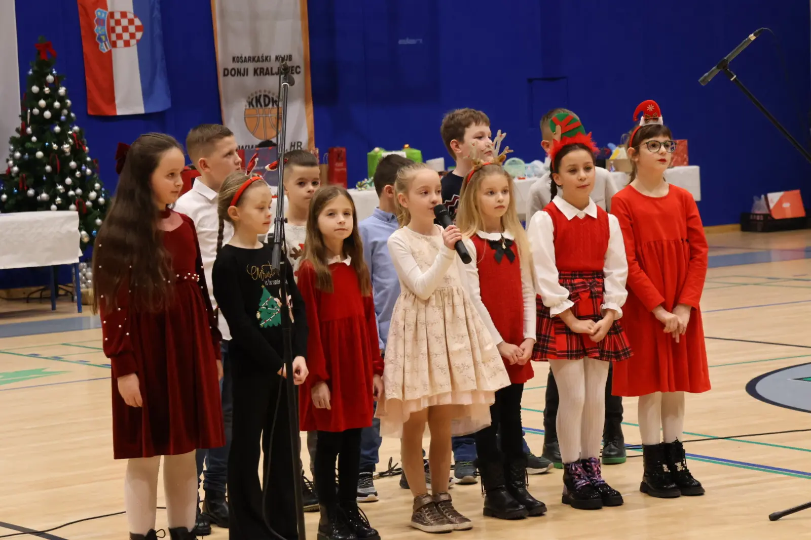 OŠ Donji Kraljevec, božićni sajam, božić, priredba (119) OŠ Donji Kraljevec, božićni sajam, božić, priredba (119)