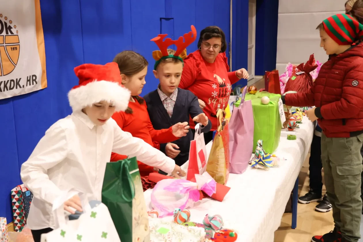 OŠ Donji Kraljevec, božićni sajam, božić, priredba (36)