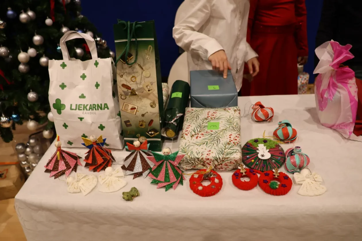 OŠ Donji Kraljevec, božićni sajam, božić, priredba (38)