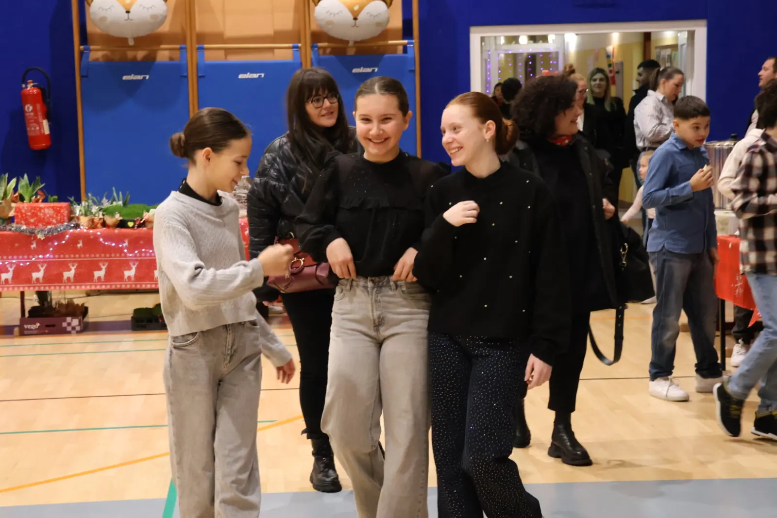 OŠ Donji Kraljevec, božićni sajam, božić, priredba (40) OŠ Donji Kraljevec, božićni sajam, božić, priredba (40)