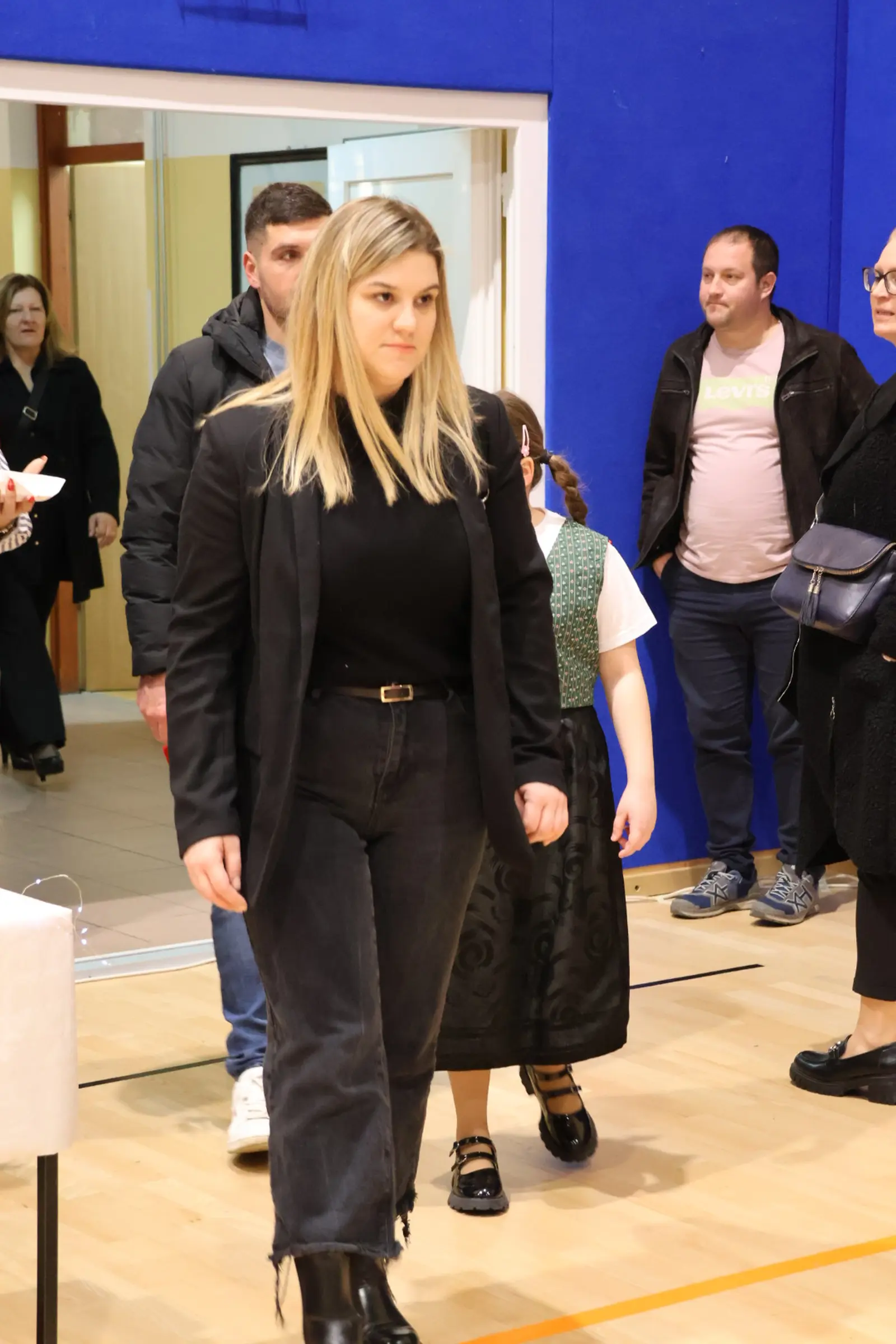 OŠ Donji Kraljevec, božićni sajam, božić, priredba (41) OŠ Donji Kraljevec, božićni sajam, božić, priredba (41)