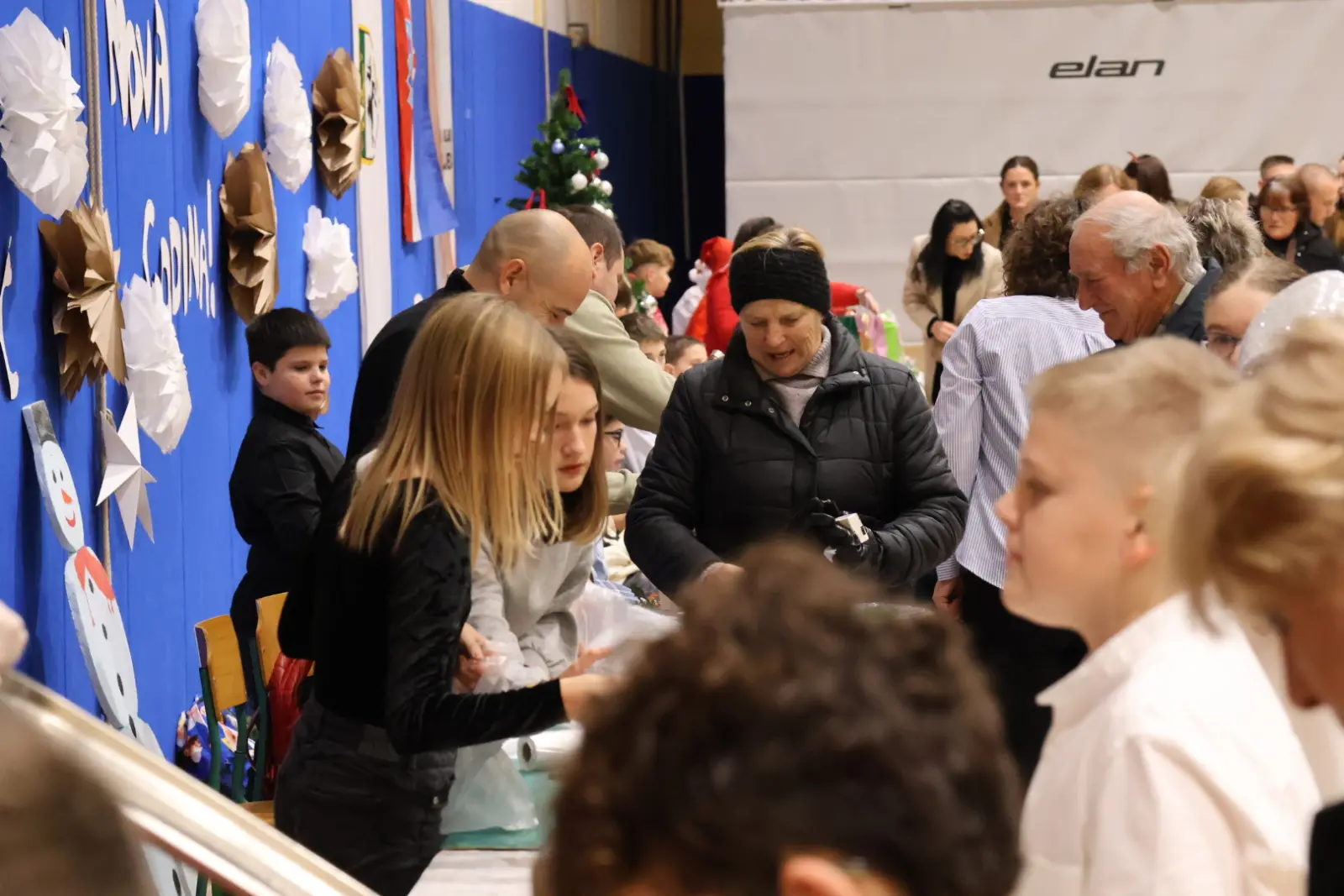 OŠ Donji Kraljevec, božićni sajam, božić, priredba (68) OŠ Donji Kraljevec, božićni sajam, božić, priredba (68)