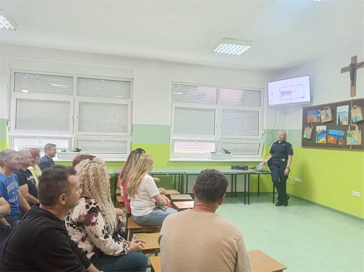 OŠ GORNJI MIHALJEVEC Roditeljski sastanak o sigurnosti djece u prometu (1)