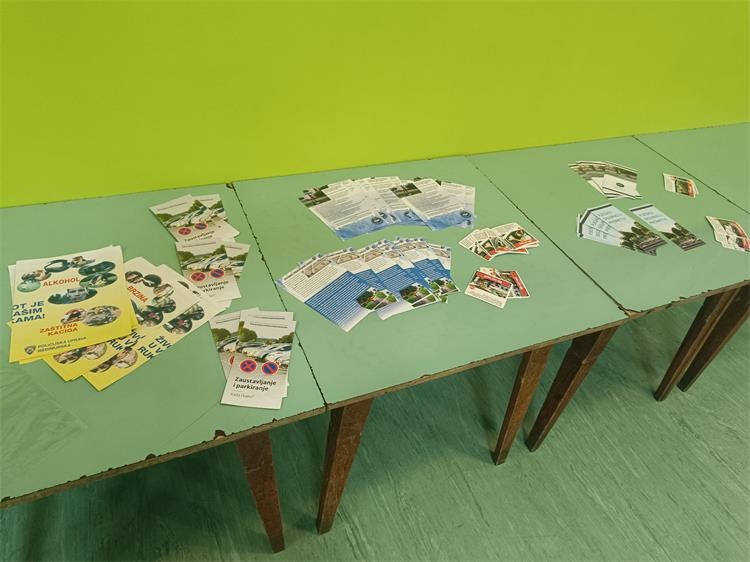 OŠ GORNJI MIHALJEVEC Roditeljski sastanak o sigurnosti djece u prometu (2)