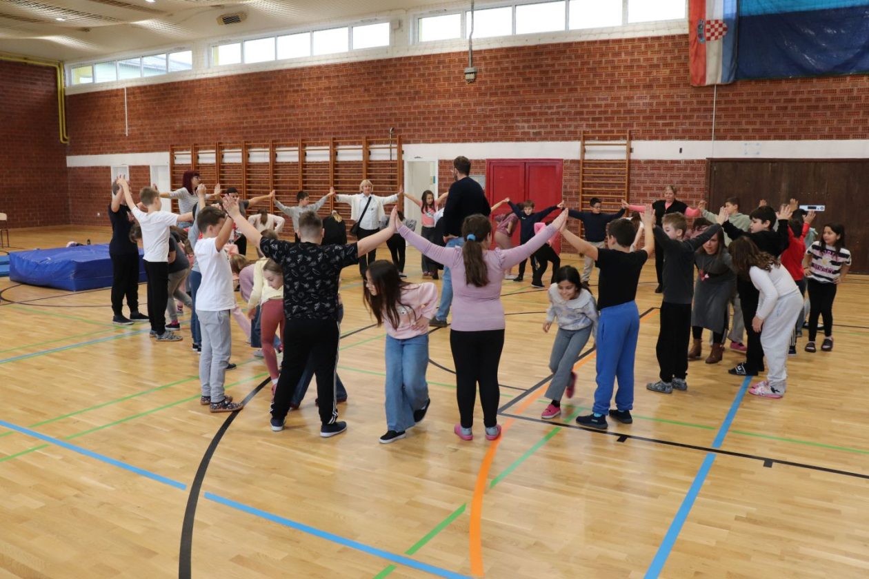 OŠ HODOŠAN Učenici obilježili Mjesec međimurske popevke (18)