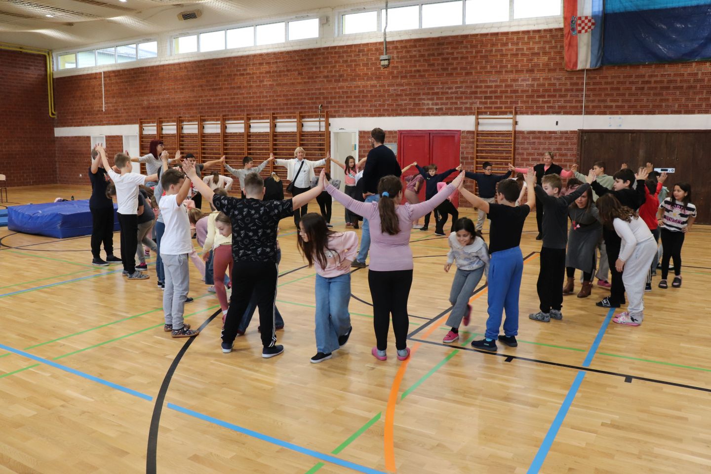 OŠ HODOŠAN Učenici obilježili Mjesec međimurske popevke (18) OŠ HODOŠAN Učenici obilježili Mjesec međimurske popevke (18)