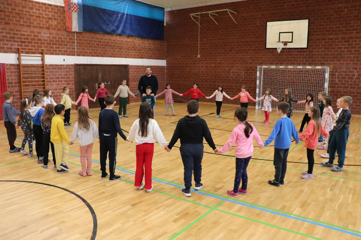 OŠ HODOŠAN Učenici obilježili Mjesec međimurske popevke (20) OŠ HODOŠAN Učenici obilježili Mjesec međimurske popevke (20)