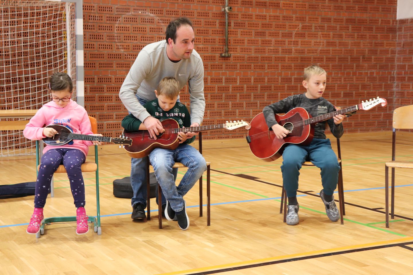 OŠ HODOŠAN Učenici obilježili Mjesec međimurske popevke (34) OŠ HODOŠAN Učenici obilježili Mjesec međimurske popevke (34)