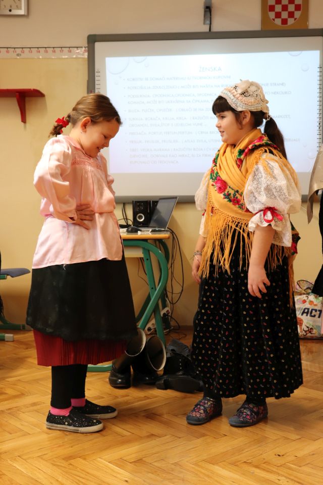 OŠ HODOŠAN Učenici obilježili Mjesec međimurske popevke (37) OŠ HODOŠAN Učenici obilježili Mjesec međimurske popevke (37)