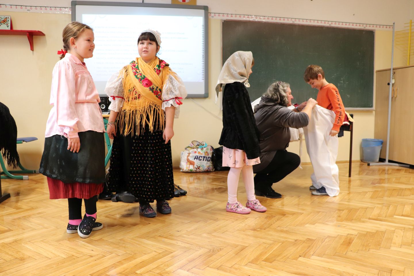 OŠ HODOŠAN Učenici obilježili Mjesec međimurske popevke (48) OŠ HODOŠAN Učenici obilježili Mjesec međimurske popevke (48)