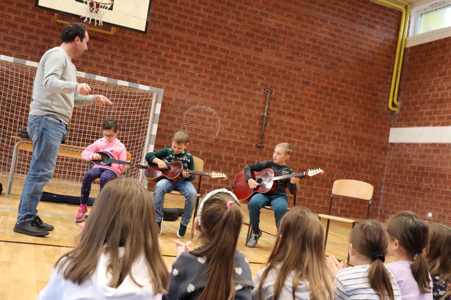 OŠ HODOŠAN Učenici obilježili Mjesec međimurske popevke (7) OŠ HODOŠAN Učenici obilježili Mjesec međimurske popevke (7)
