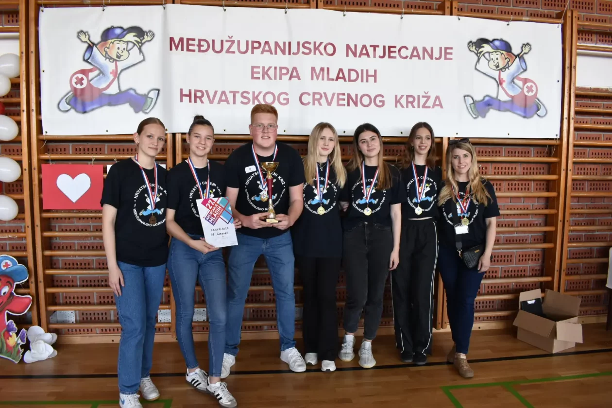 OŠ Hodošan natjecanje crveni križ (8) OŠ Hodošan natjecanje crveni križ (8)