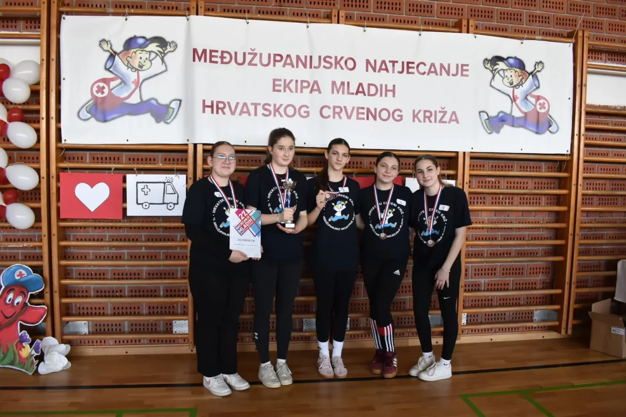 OŠ Hodošan natjecanje crveni križ (9) OŠ Hodošan natjecanje crveni križ (9)